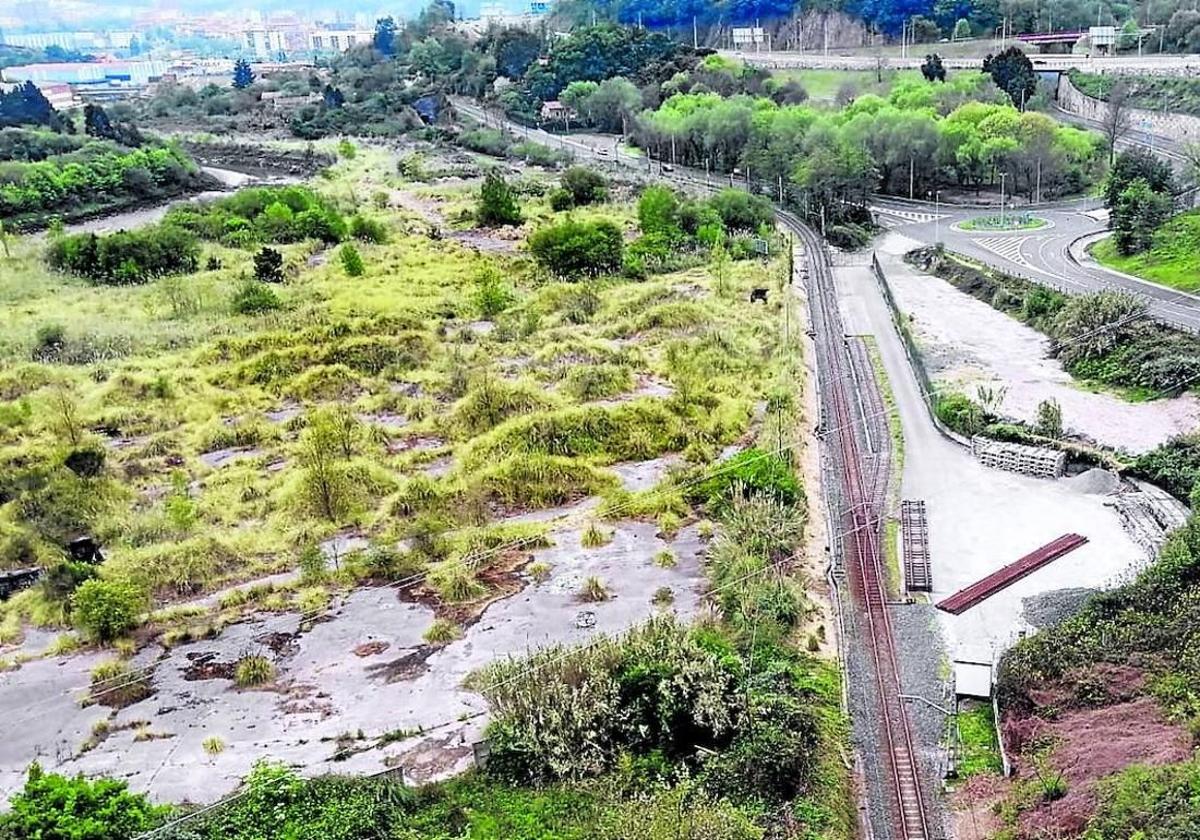 «Es momento de una regeneración integral de esta zona abandonada en Erandio»