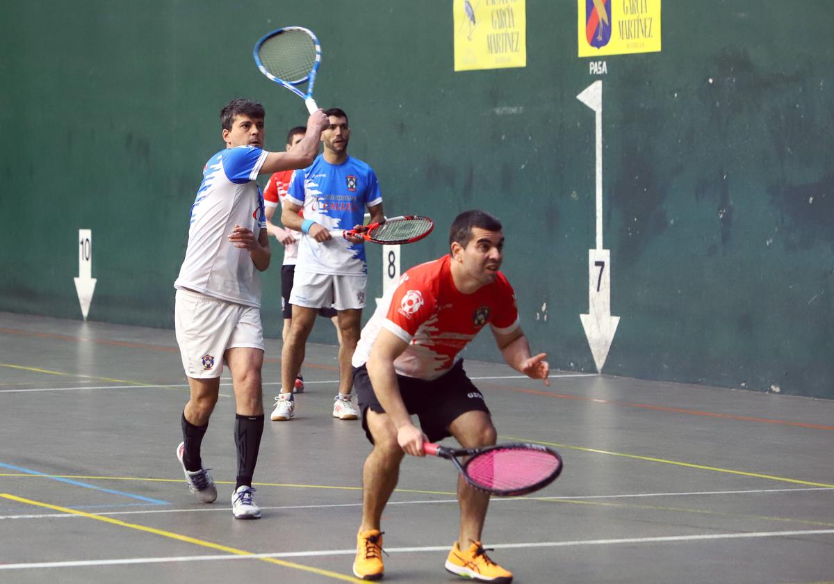 El torneo de frontenis de Miranda reunió a 18 parejas