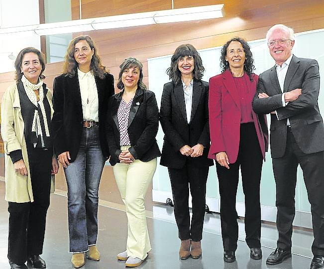 Mónica Gortazar, Elena Blanco, Arantza Acha, Idoia Postigo, Leire Bilbao y Jorge Unda.