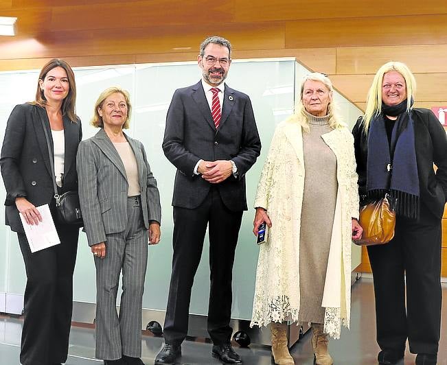 Olga Villa, Julia Diéguez, Carlos García Buendía, Amaia Goikoetxea y Marta Areizaga.