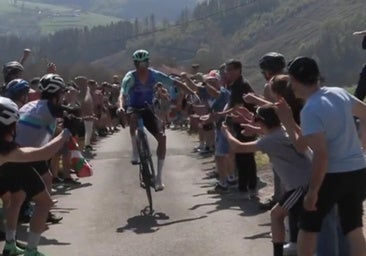 La anécdota de la tercera etapa de la Itzulia: los caballitos de Armirail al coronar el puerto de Gaintza