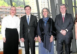 Miren Arzalluz, Rafael Pardo, Ibone Bengoetxea, Juan Mari Aburto, Leixuri Arrizabalaga y Douglas Dreishpoon.