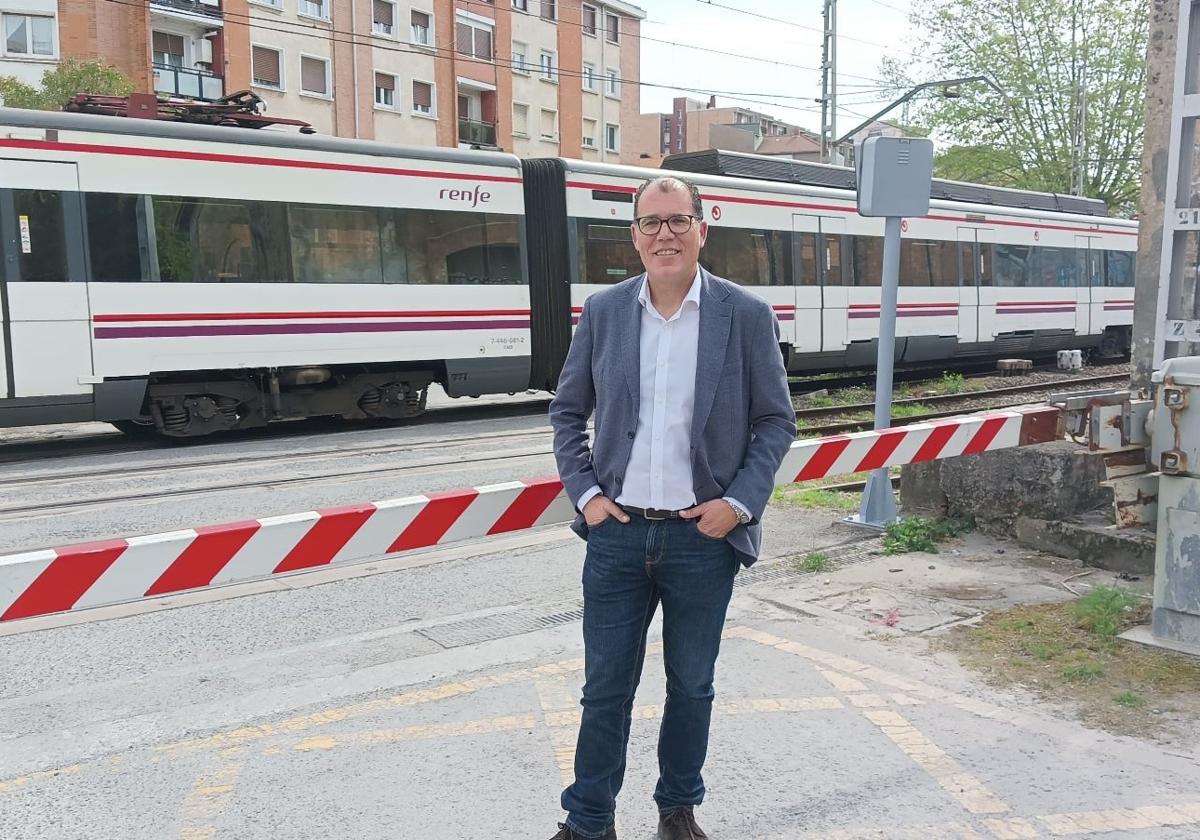 Adif inicia la reparación integral del paso a nivel de Ortuella