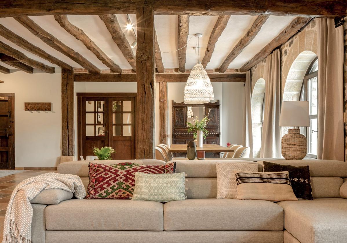 El caserío de una familia en Orozko convertido en un refugio 'boho chic' con vistas al Gorbea.