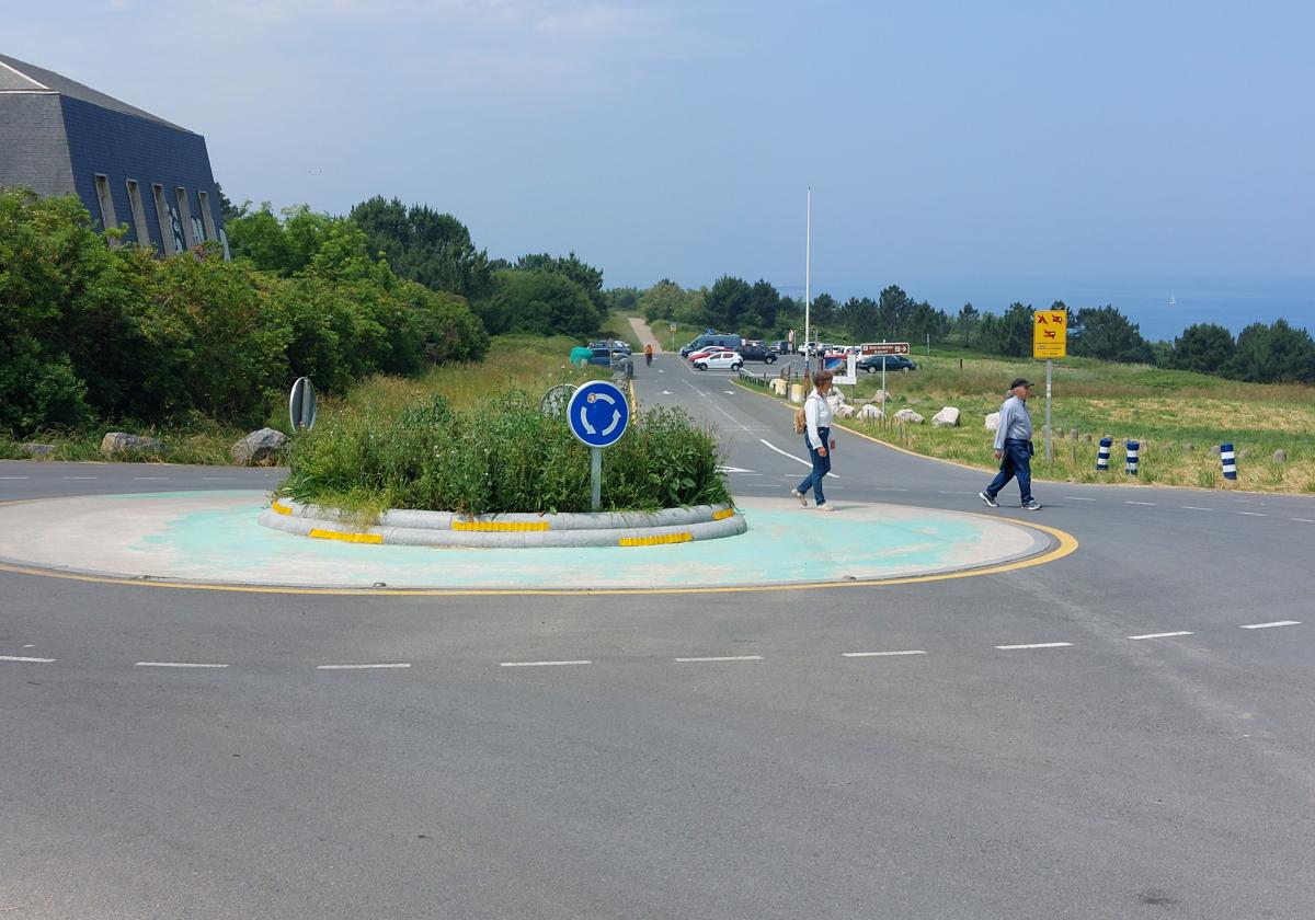Bizkaibus suspende de forma temporal las paradas en Azkorri al reducirse la rotonda de la playa