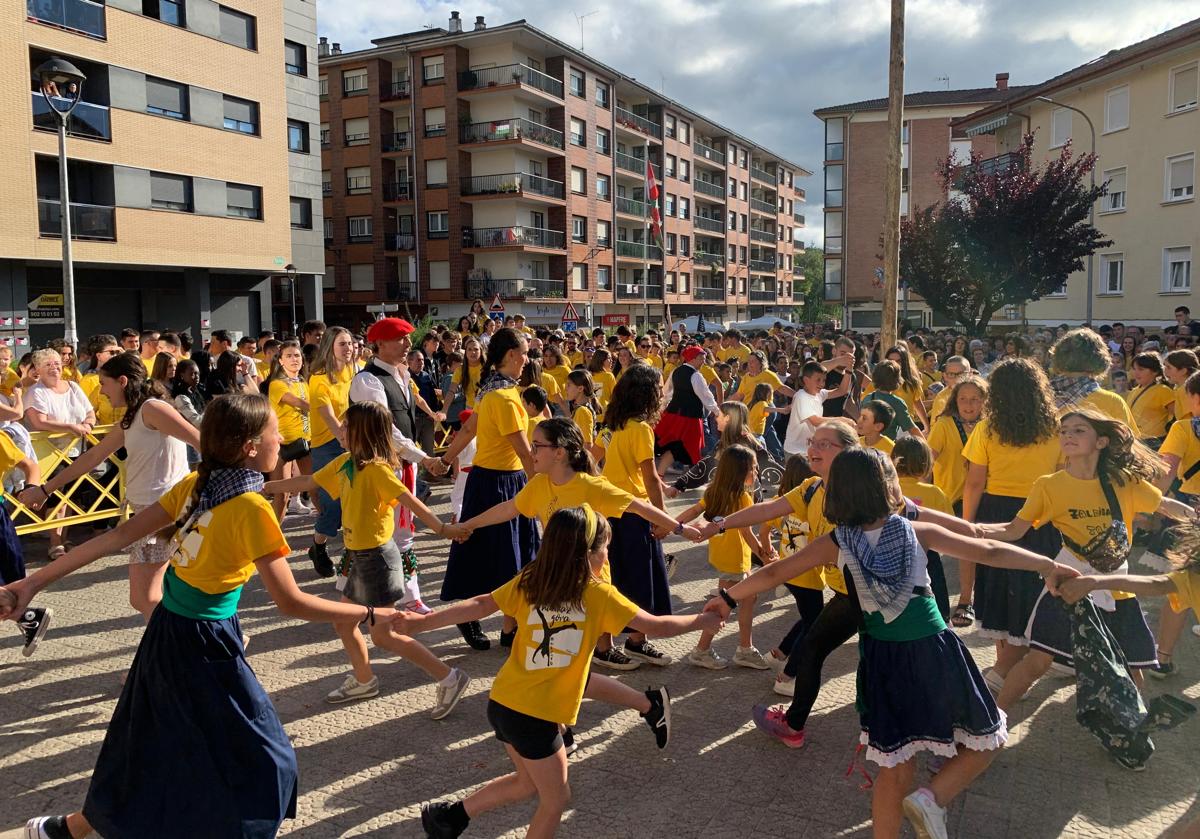 Zaldibar convoca el concurso del cartel anunciador de fiestas con premios de hasta 250 euros