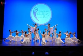 Han viajado por España y parte de Europa mostrando la danza clásica, contemporánea y urbana.