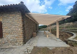 Se creará en el exterior una nueva zona de juegos cubierta para los más pequeños.