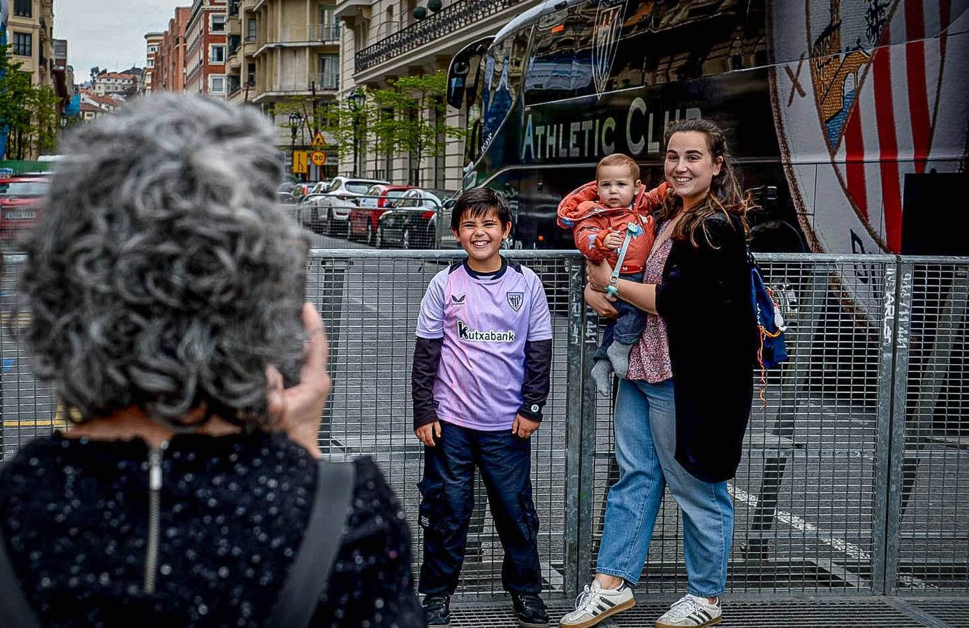 Así vivieron las aficiones del Athletic y el Rangers las horas previas al partido de San Mamés