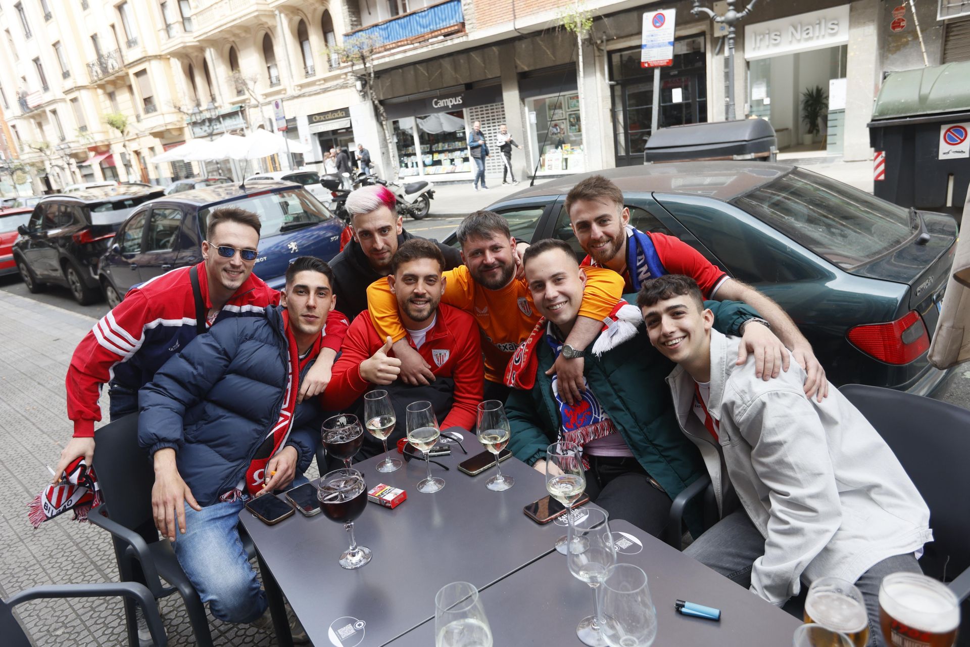 Así vivieron las aficiones del Athletic y el Rangers las horas previas al partido de San Mamés