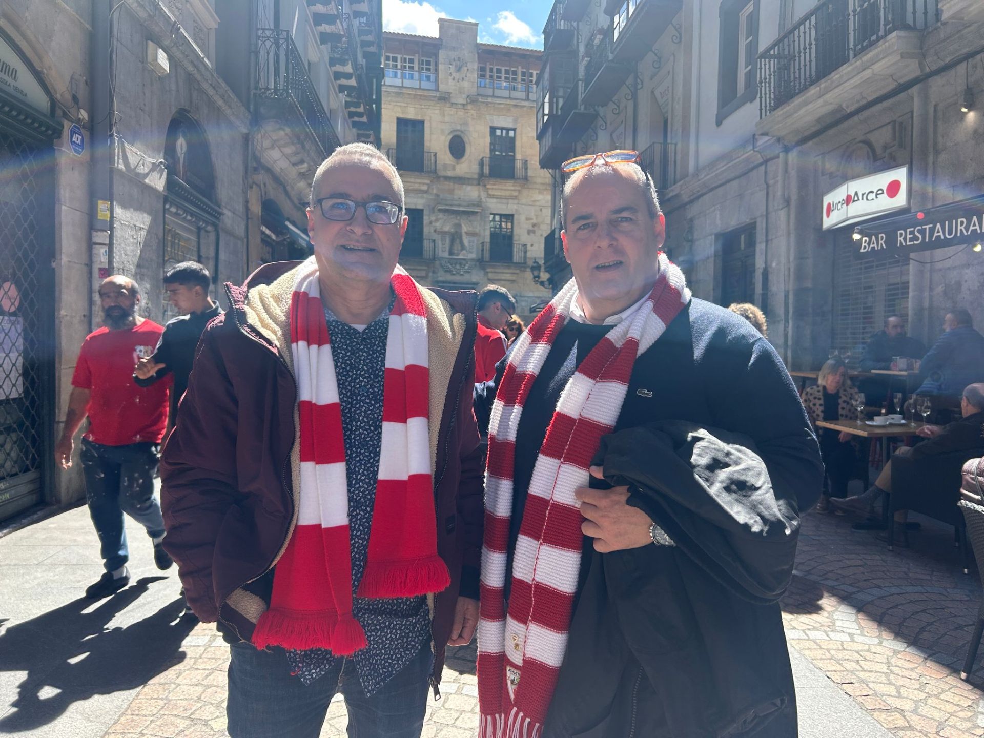 Así vivieron las aficiones del Athletic y el Rangers las horas previas al partido de San Mamés