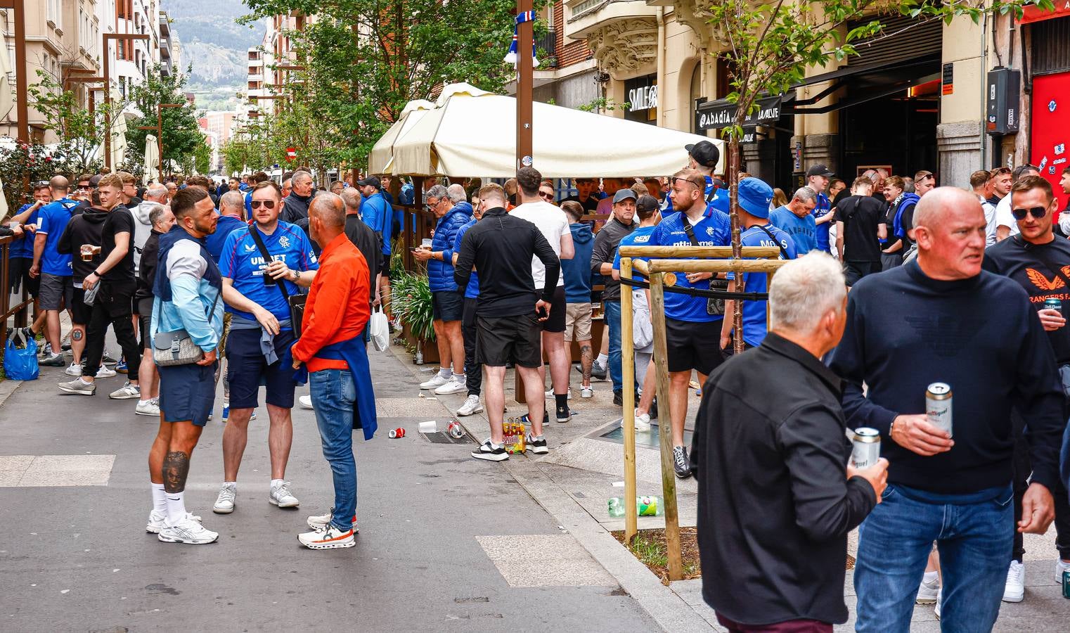 Así vivieron las aficiones del Athletic y el Rangers las horas previas al partido de San Mamés