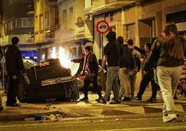 Jóvenes sin vinculación con grupos ultras provocaron los incidentes: «Vamos a tirar unas botellas a la Policía»