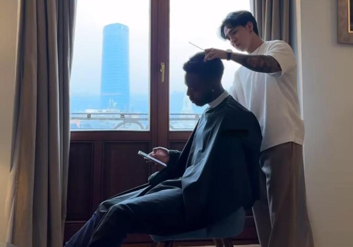 Así se relajó Iñaki Williams antes del partido contra el Rangers