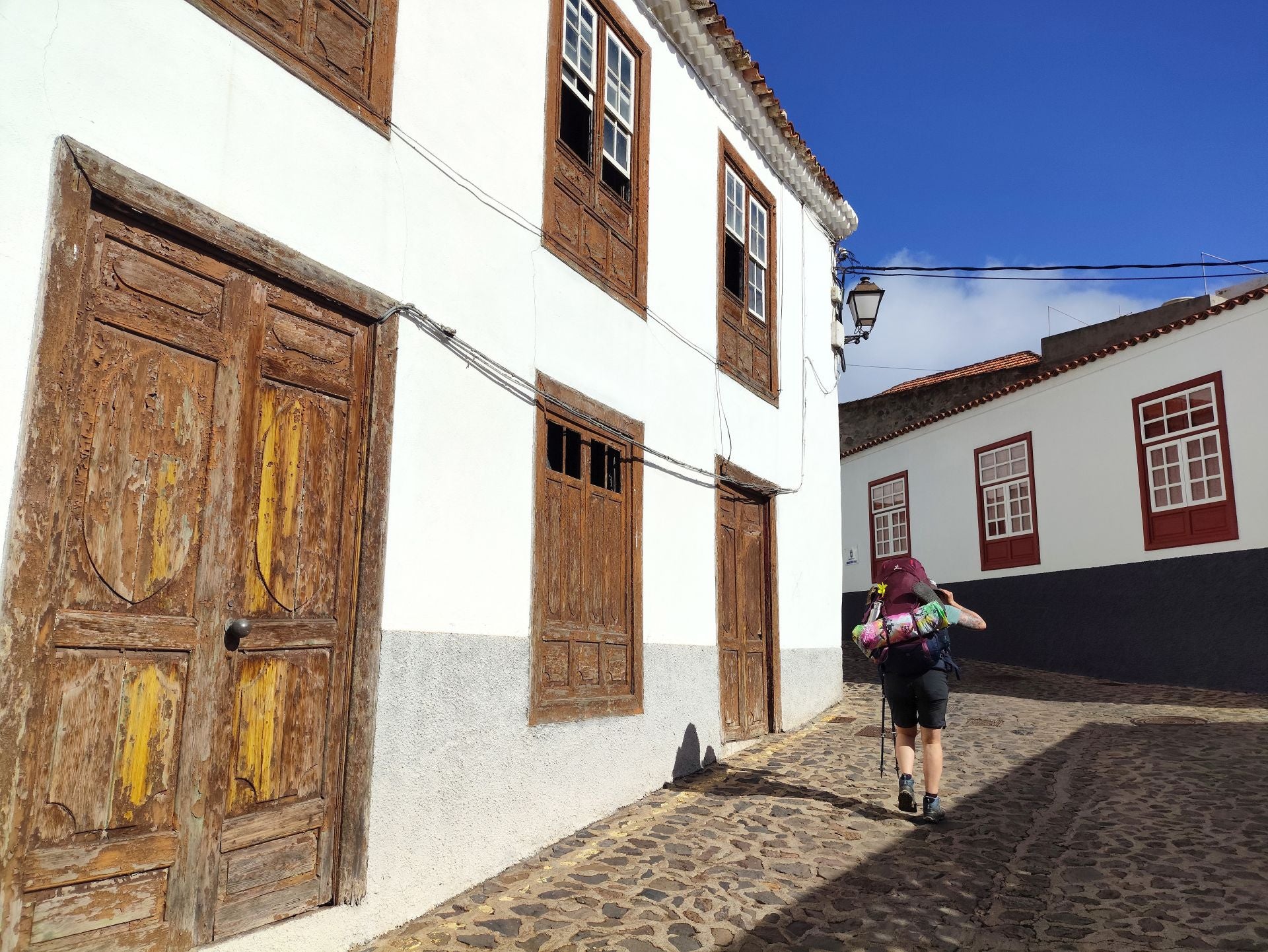 En La Gomera es fácil cruzarse con mochileros