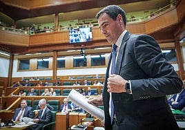 Todas las manos en el escudo