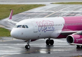 Desvían un vuelo Varsovia-Bilbao por la actitud violenta de un pasajero
