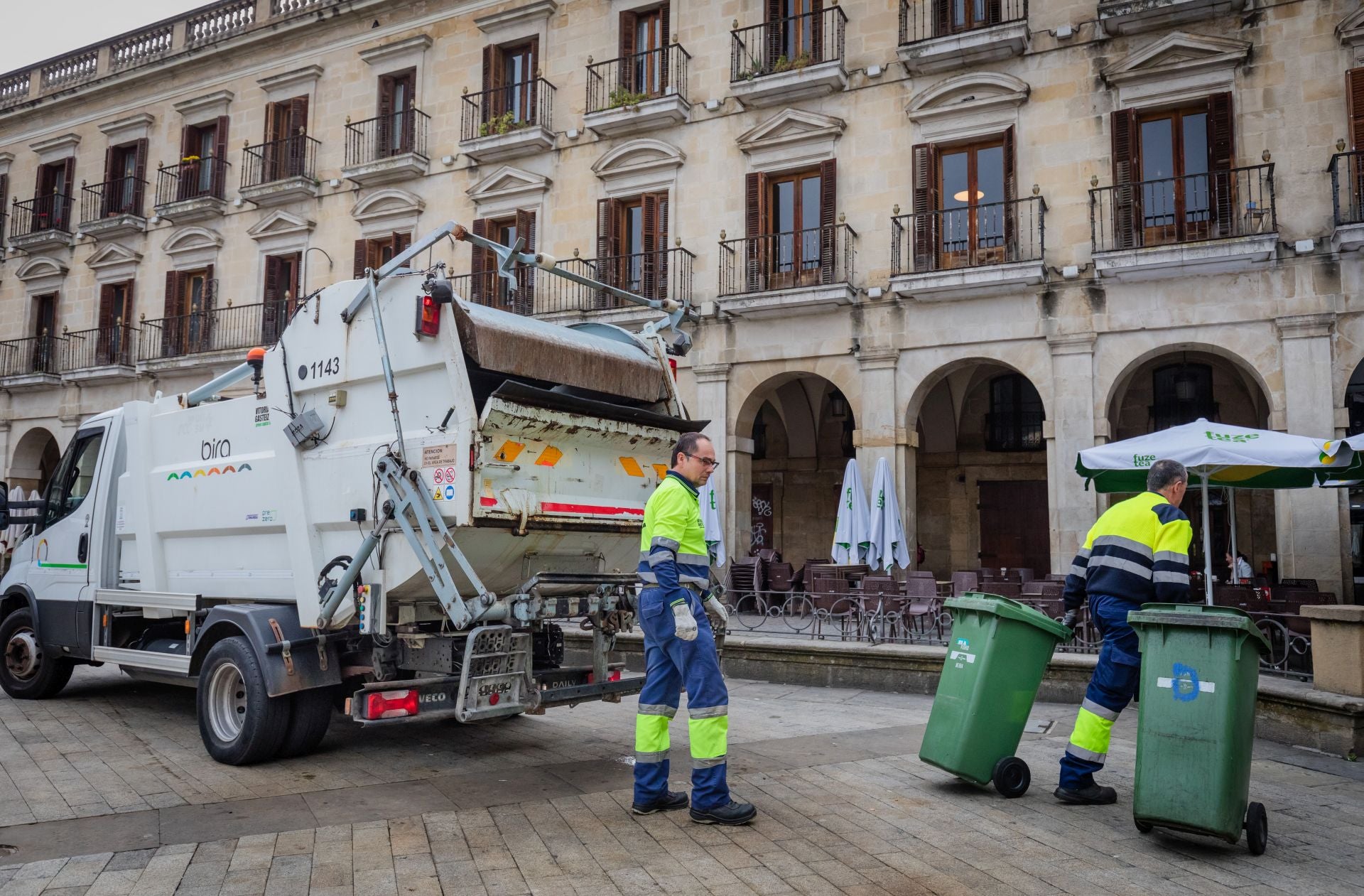 La empresa de basuras de Vitoria será multada con 150.000 euros al mes si incumple su contrato