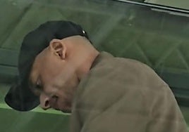 El bonito gesto de Mbappé desde el palco del Bernabéu con un niño de la grada