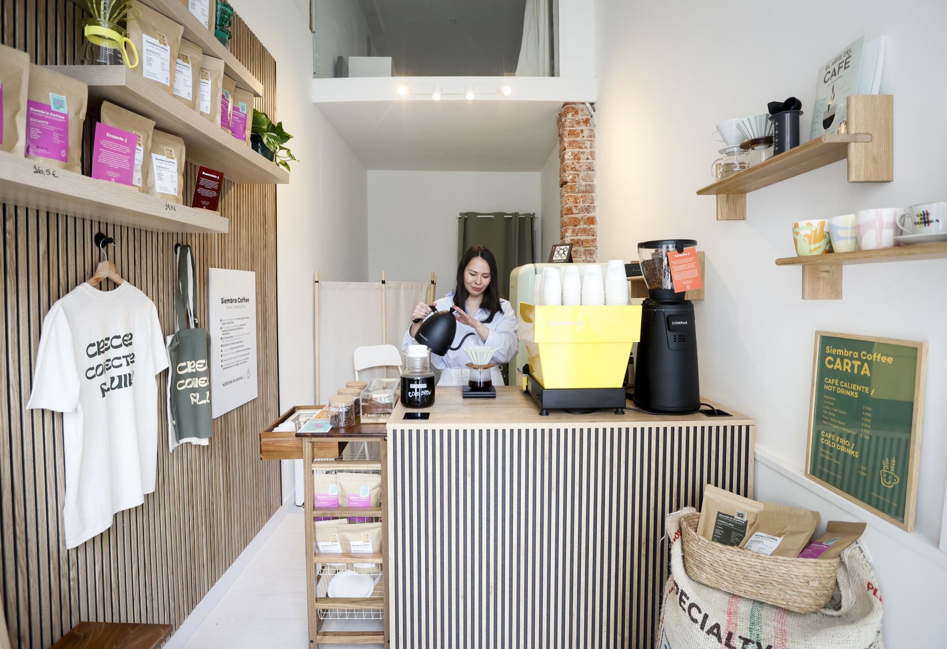 Luz Mila, la colombiana que ha abierto un templo del café en el centro de Bilbao para honrar sus raíces