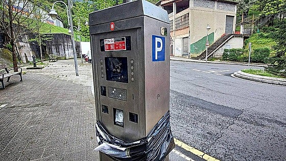 La empresa de la OTA denuncia el sabotaje de cinco parquímetros en el Peñascal