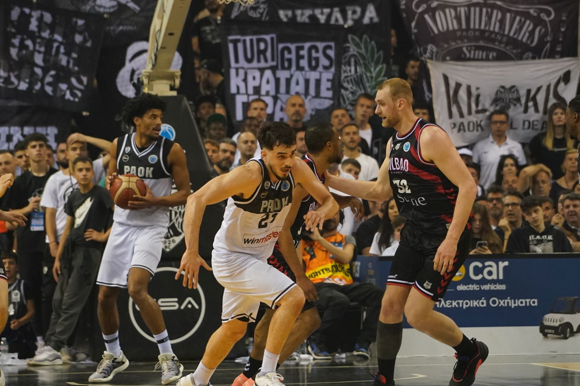 En imágenes la final de la Europe Cup, PAOK-Bilbao Basket