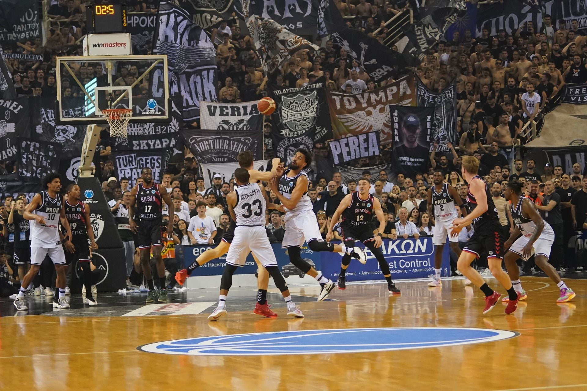 En imágenes la final de la Europe Cup, PAOK-Bilbao Basket