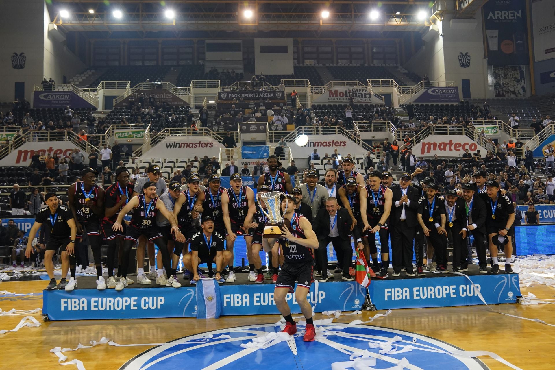 En imágenes la final de la Europe Cup, PAOK-Bilbao Basket