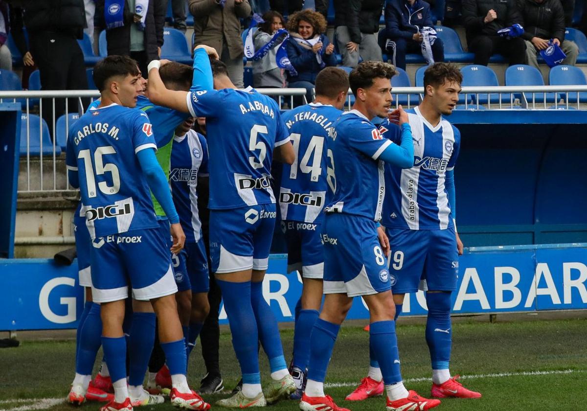 Alavés-Real Sociedad: Un derbi para espantar el miedo al descenso