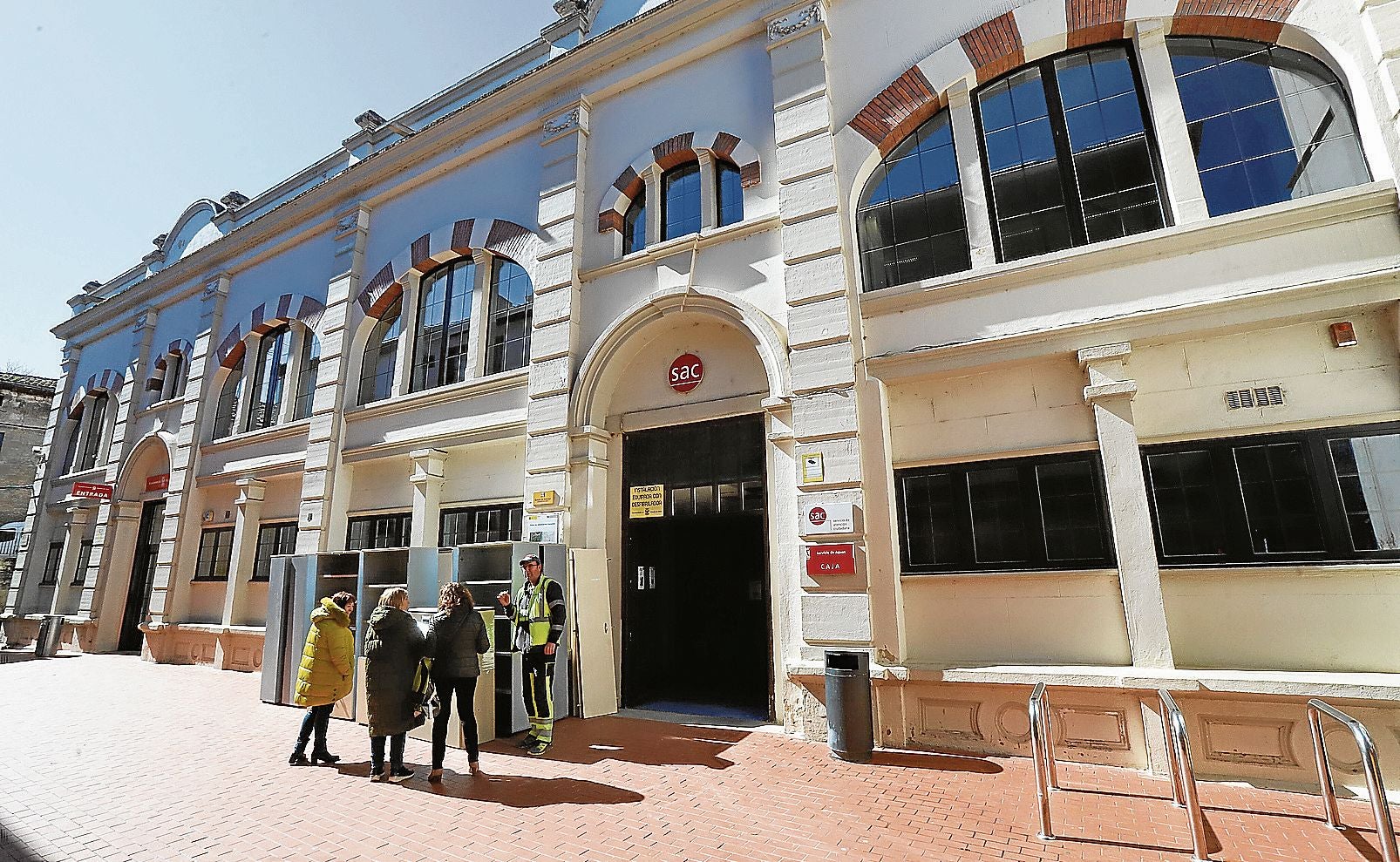 Denuncian el «desorden» del Consistorio de Miranda y reclaman la cobertura de 20 vacantes