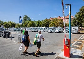La valla de acceso se instaló el verano pasado.