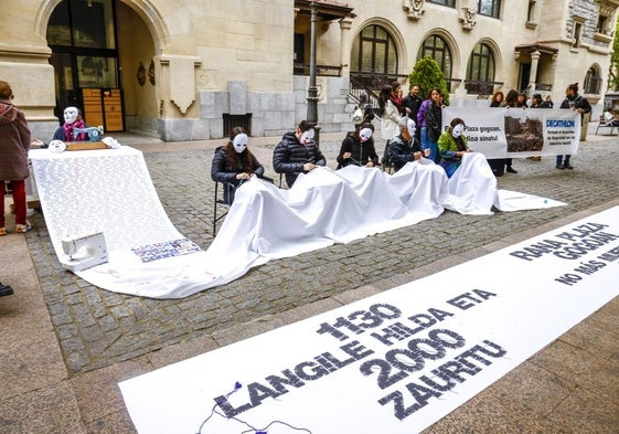 Vitoria recuerda a las 1.100 víctimas de Rana Plaza doce años después