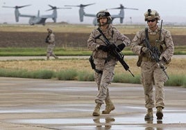 Militares españoles y norteamericanos realizan un ejercicio conjunto en la Base Aérea de Morón de la Frontera.