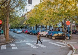 La calle Abendaño será una de las que más plazas de aparcamiento restringido tendrán
