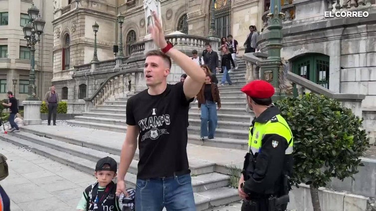 Bilbao se rinde a los campeones en una tarde inolvidable