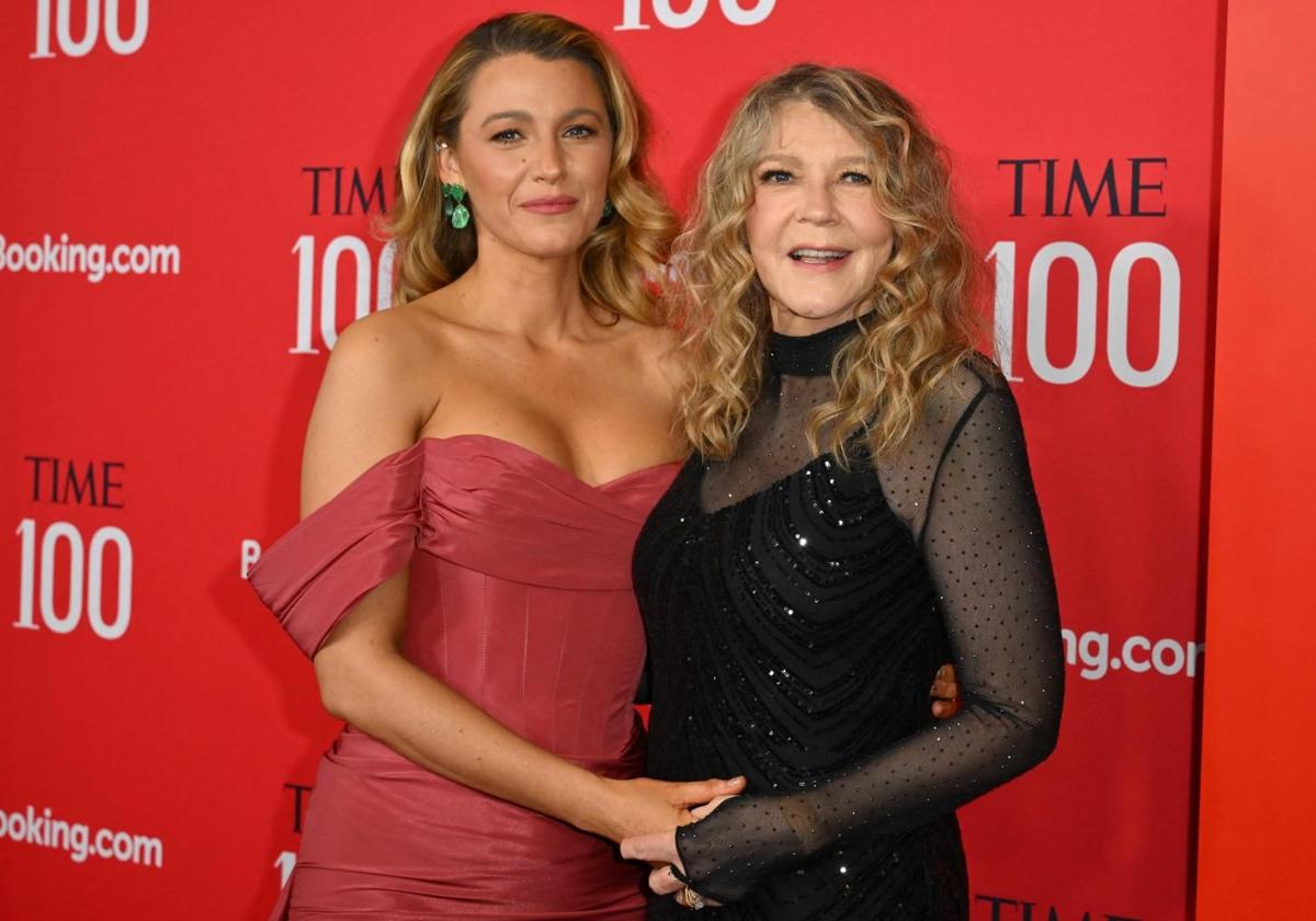 Blake Lively revela que su madre sobrevivió a un intento de asesinato gracias al testimonio de otra mujer