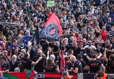 Los vídeos de la celebración: fiesta en la balconada, los cánticos, el aurresku...