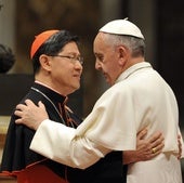 Luis Antonio Tagle con el Papa Francisco.