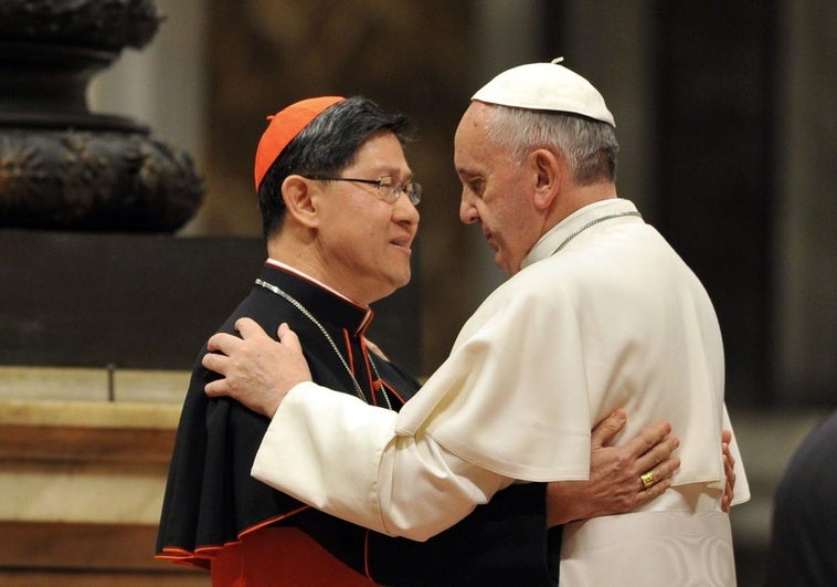 Luis Antonio Tagle con el Papa Francisco.