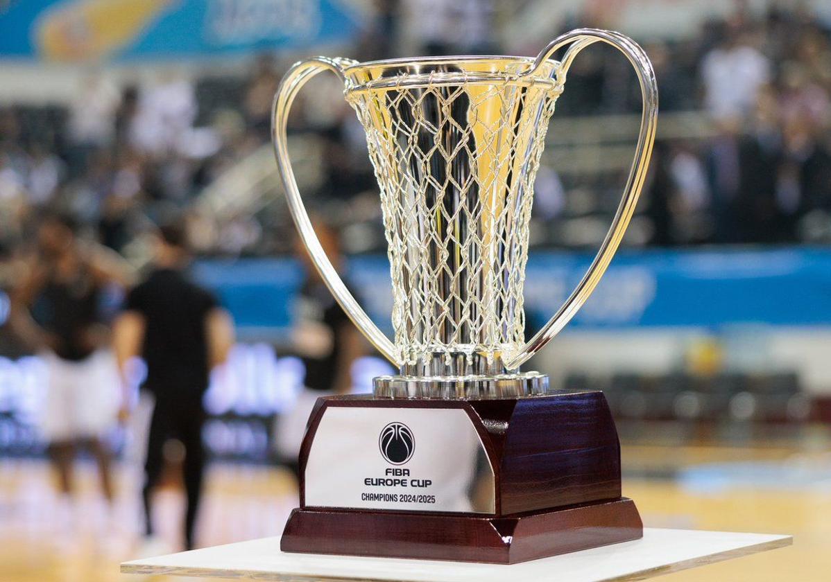 La afición del Bilbao Basket podrá fotografiarse con el trofeo de la Europe Cup