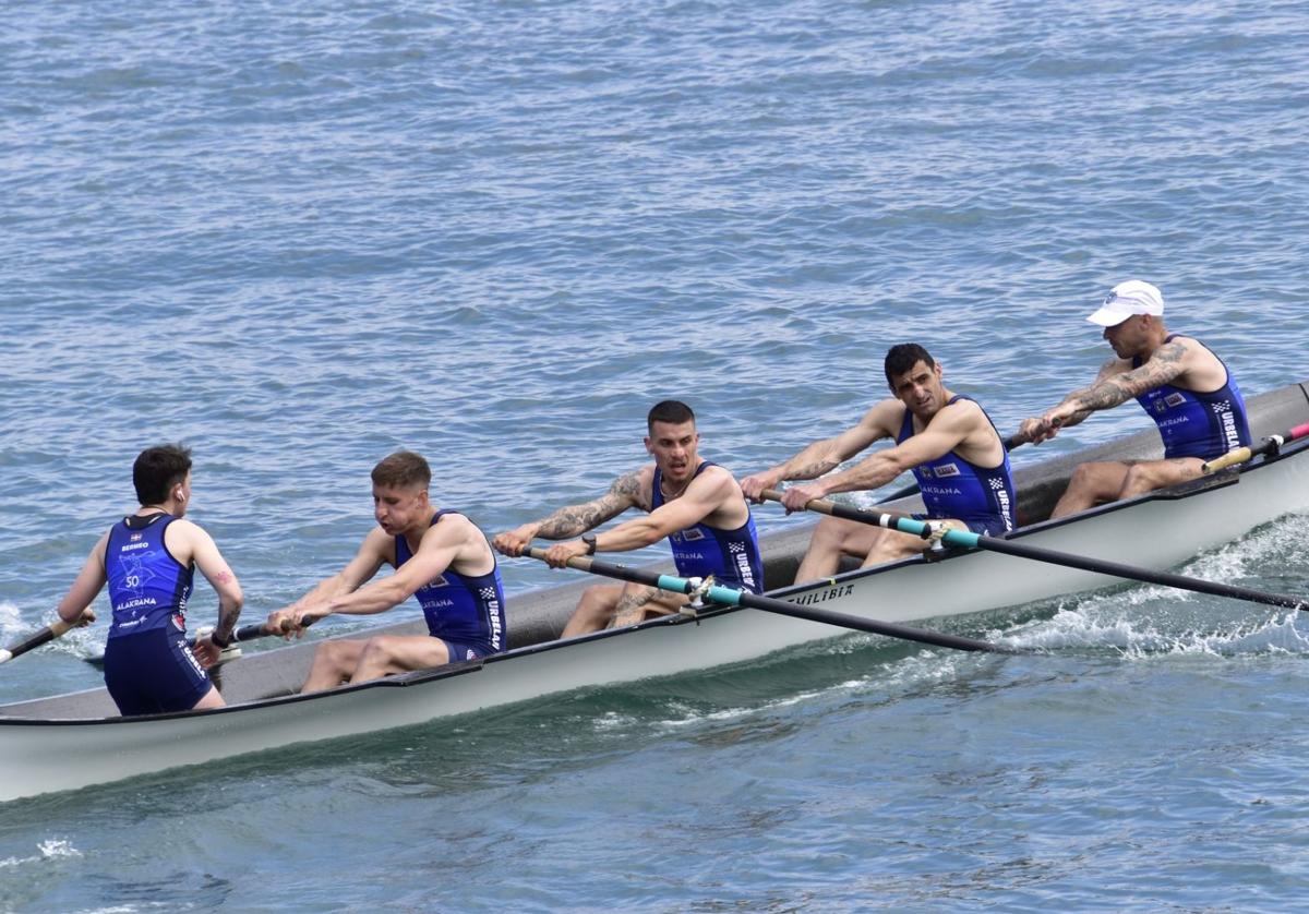 Bermeo conquista el Nacional de bateles