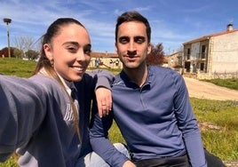 Gabriel Yáñez y Victoria Sancho cambiaron Barcelona por un pueblo de Soria con 10 vecinos.