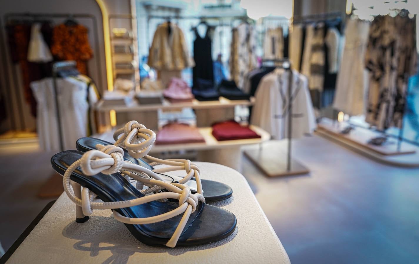 Sfera reabre su tienda en la Plaza Moyúa de Bilbao