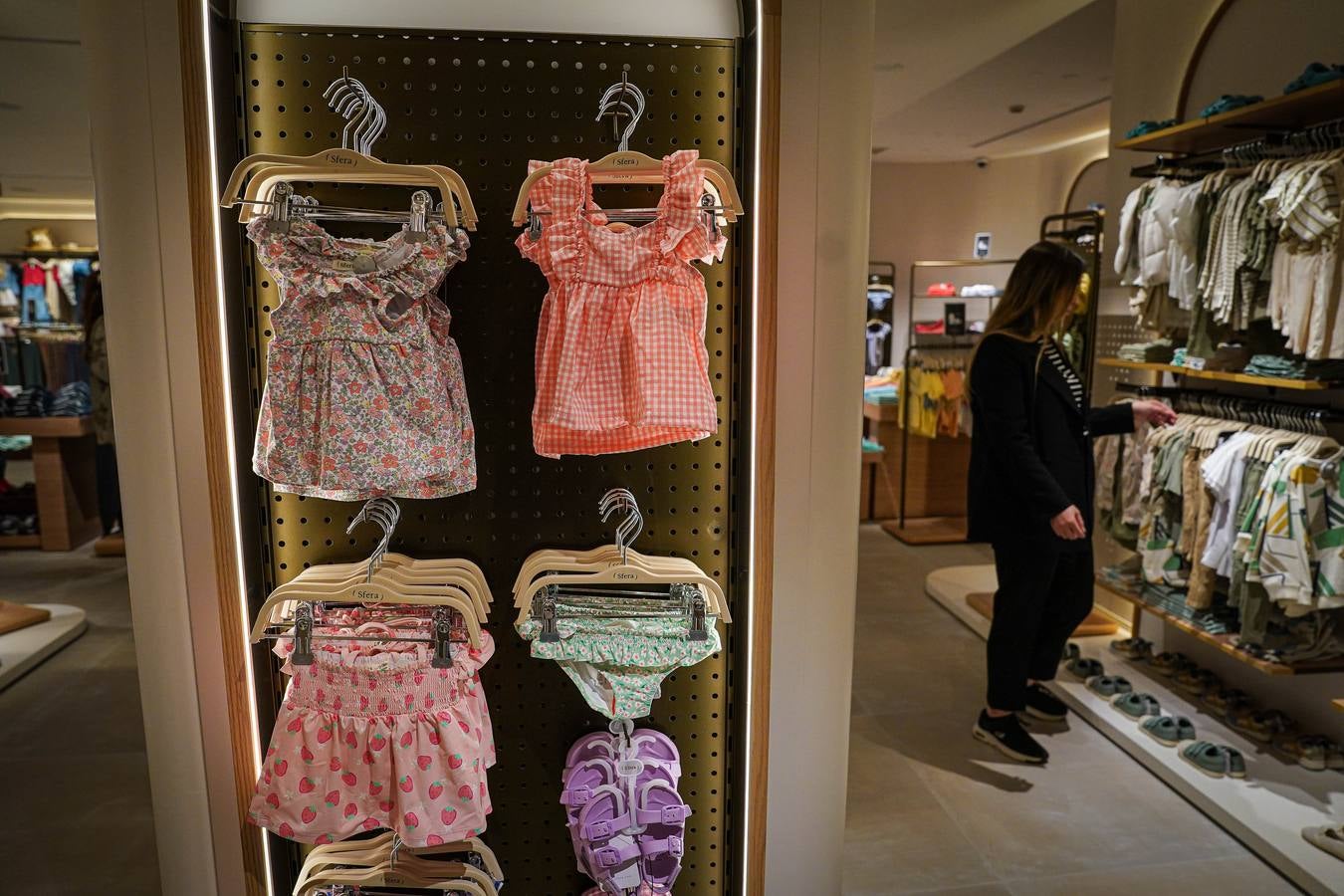 Sfera reabre su tienda en la Plaza Moyúa de Bilbao
