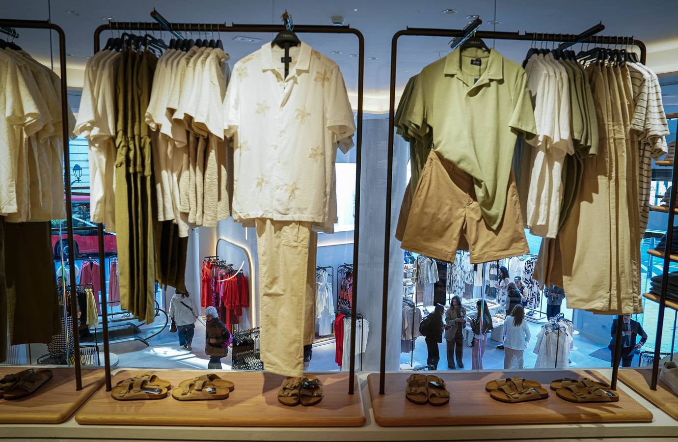 Sfera reabre su tienda en la Plaza Moyúa de Bilbao