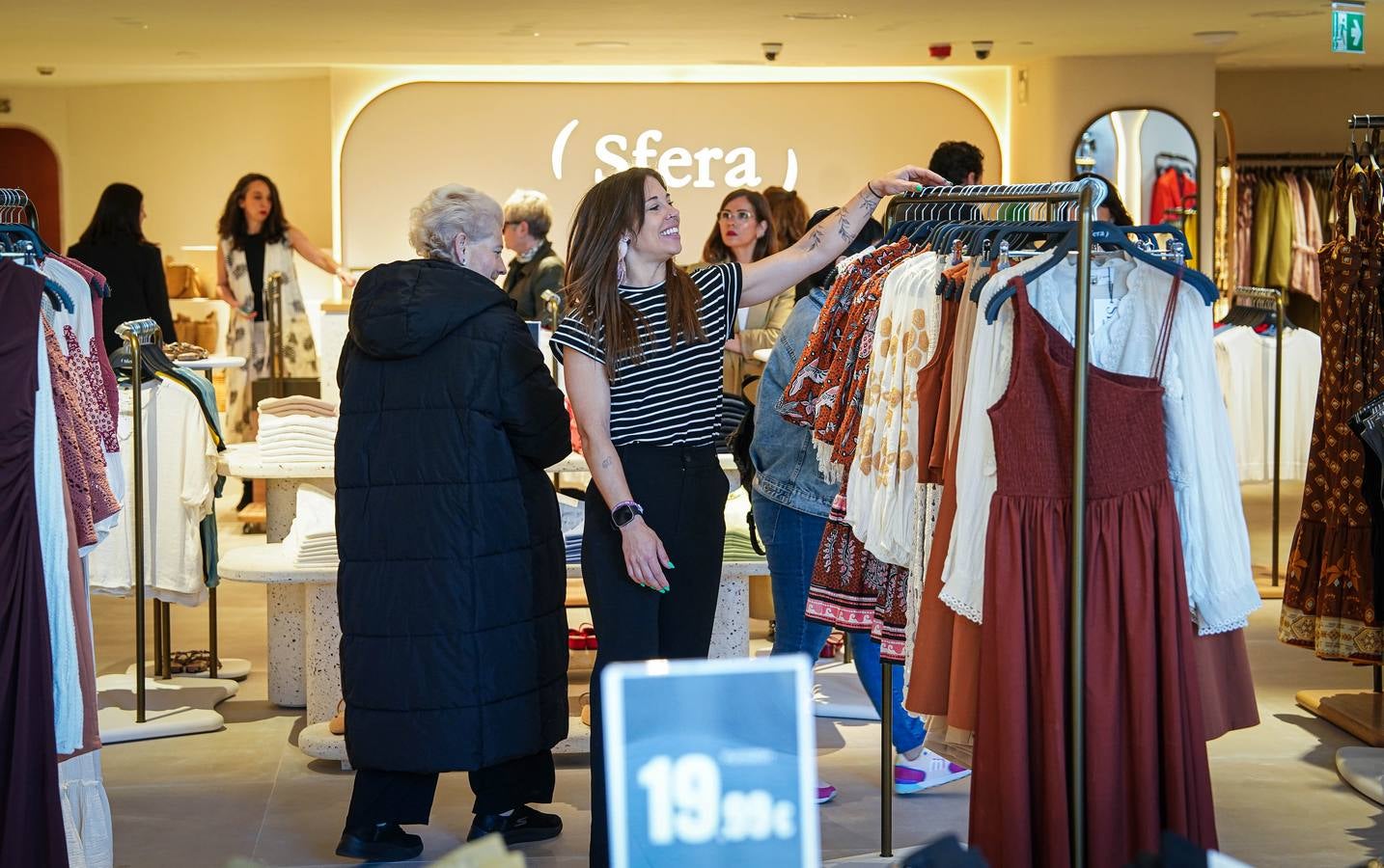 Sfera reabre su tienda en la Plaza Moyúa de Bilbao