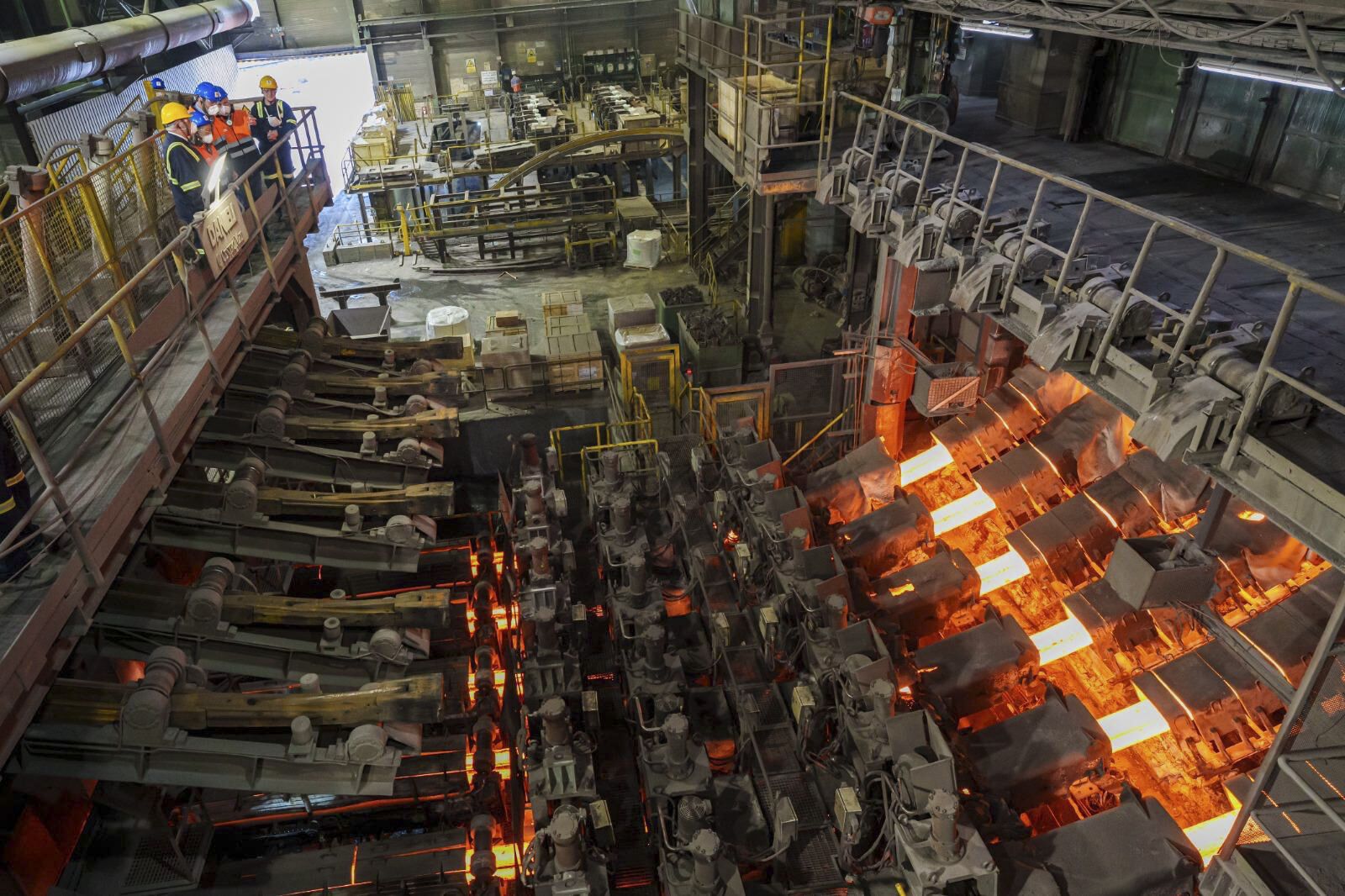 Los primeros minutos del apagón paralizan la producción de las empresas vascas