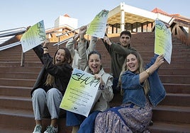 Miembros de la comisión encargada de organizar la fiesta, este martes en el campus de Leioa.