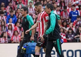 Sancet se retira del terreno de juego.