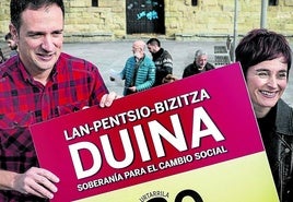 El líder del sindicato ELA, Mitxel Lakuntza, y la de LAB, Garbiñe Aranburu, presentan una iniciativa conjunta en 2019.